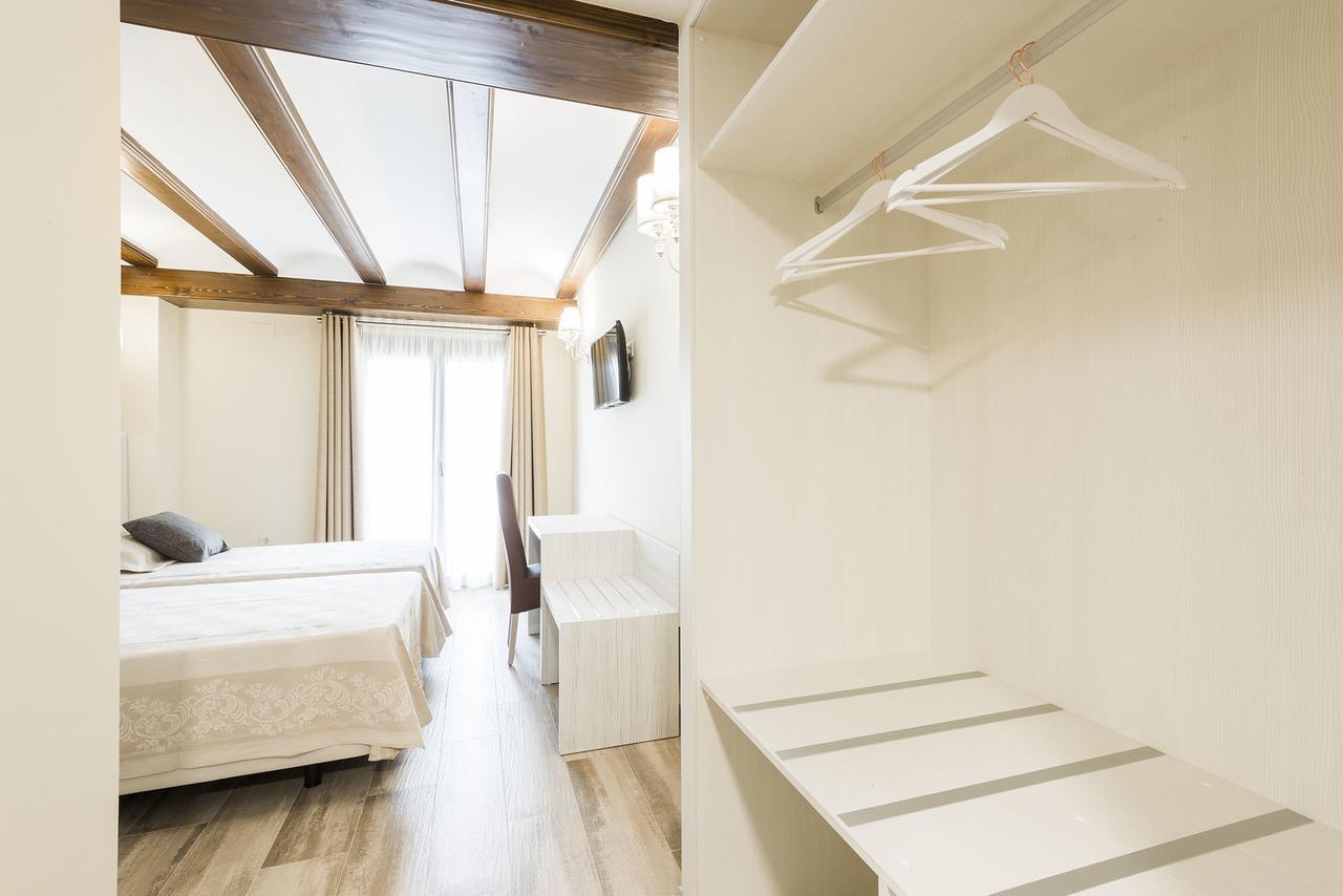 Hotel Atiana อัลบาร์ราซิน ภายนอก รูปภาพ
